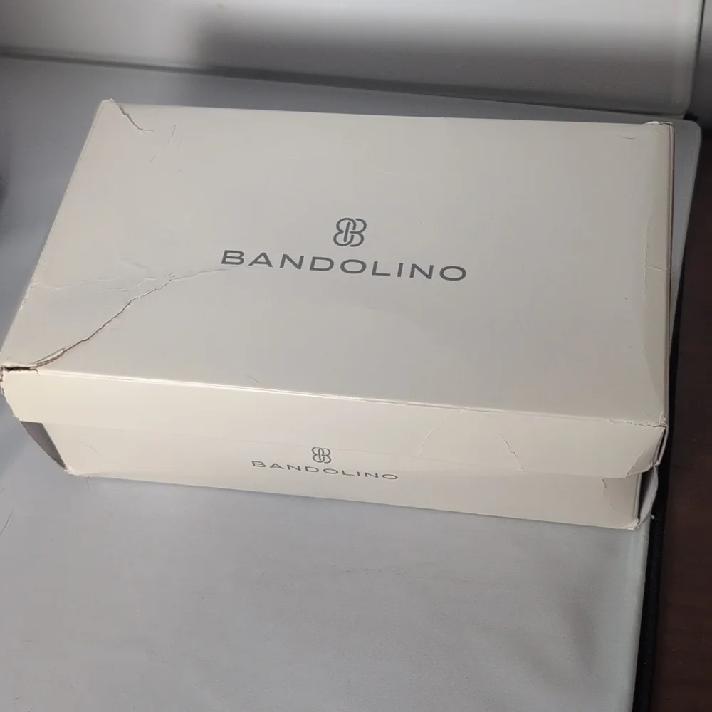 Bandolino Black Patent Faux Leather Keltie Sandals Size 11